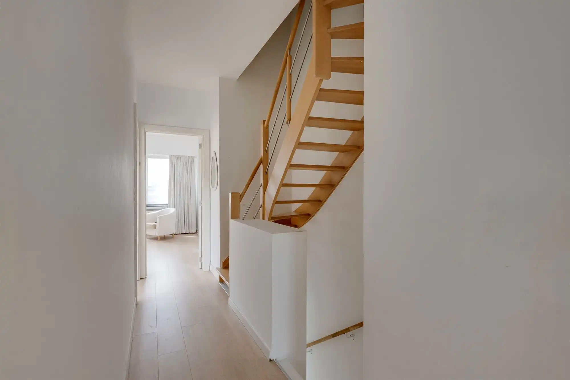 Sfeervolle halfopen woning nabij het dorpshart foto 23