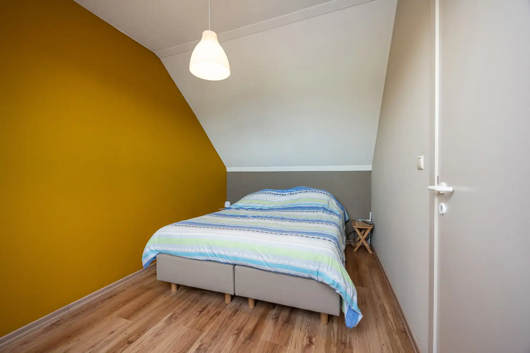 Gerenoveerde vrijstaande woning met 3 slaapkamers op een unieke locatie in Merksplas. foto 17