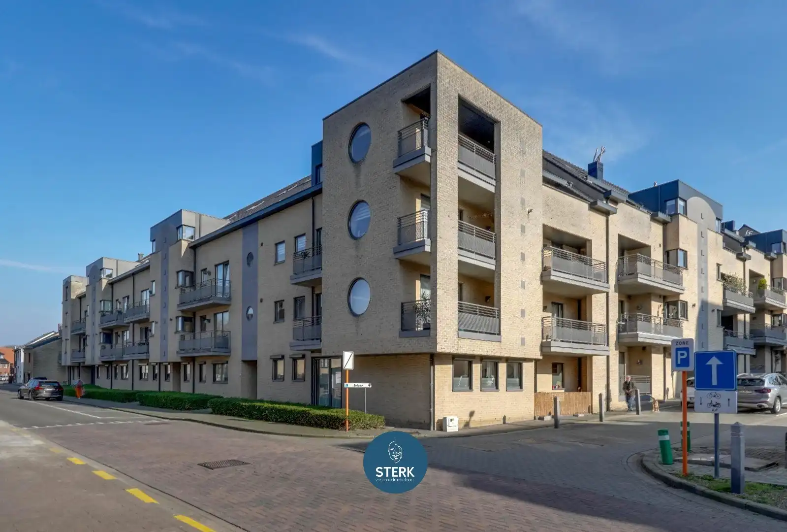 RIANTE DUPLEX MET 5 SLPKS, 2 BADKAMERS EN DUBBELE GARAGE IN CENTRUM LANAKEN ! foto 29