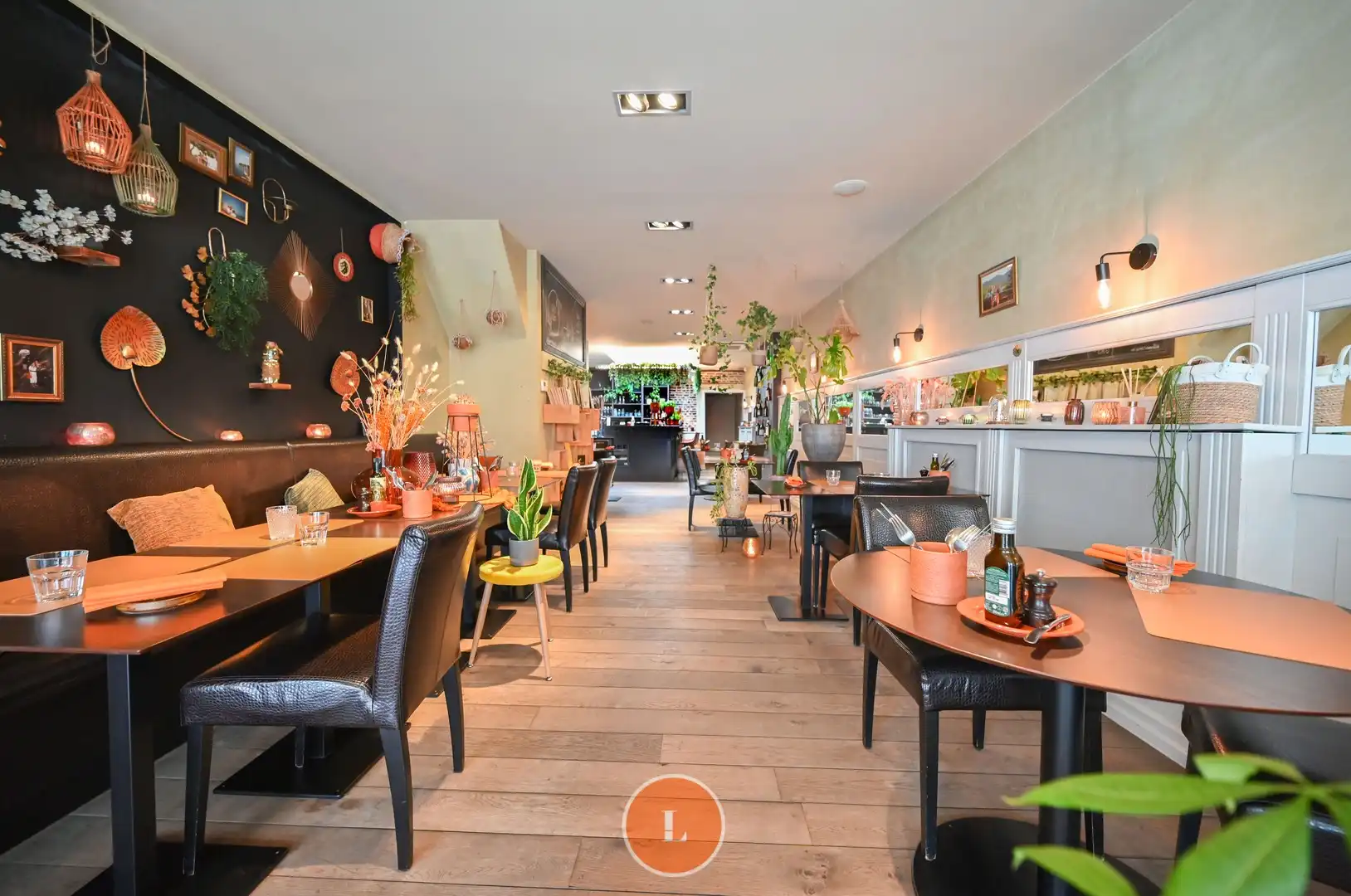 Handelspand met charmante gevel in hartje centrum Menen foto 2