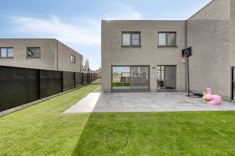 Moderne halfopen woning met 4 slaapkamers en zonnepanelen in Nieuwkerken-Waas foto 4