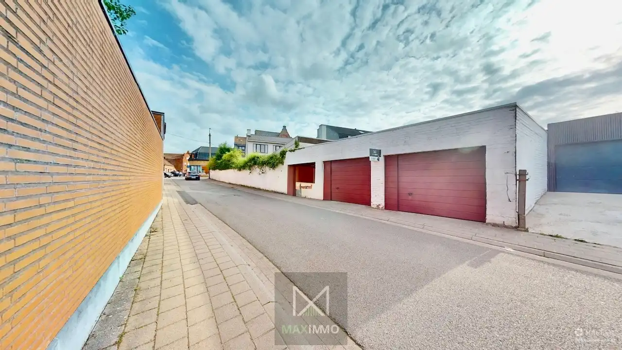 Ruime hoekwoning met 3 garages, polyvalente ruimtes én tuin in hartje Lauwe foto 16
