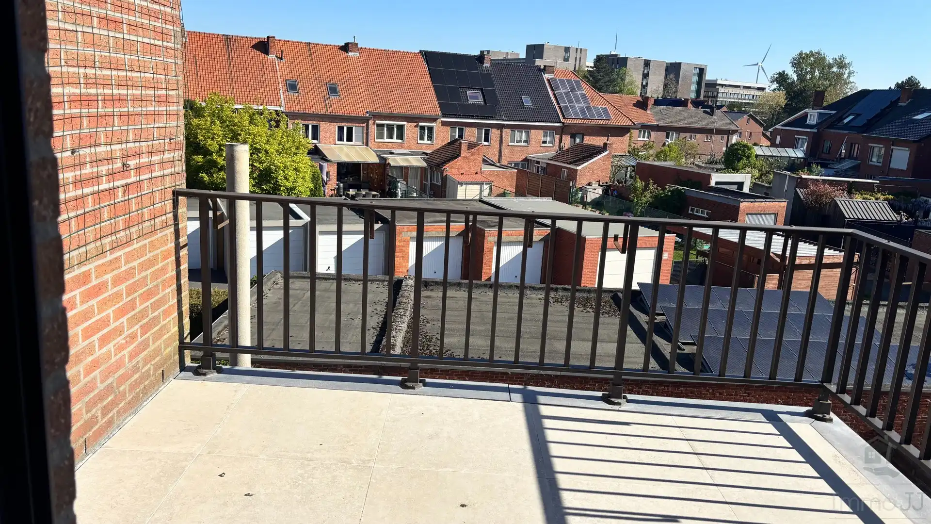 Gerenoveerd app. Met 3 slaapkamers en terras. foto 6