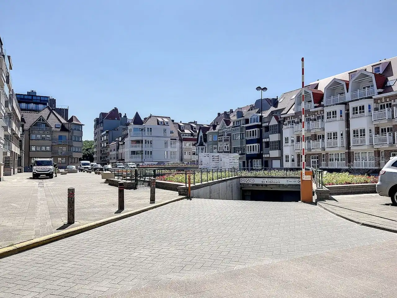 Afgesloten box, onder het plein De Kinkhoorn foto {{pictureIndex}}