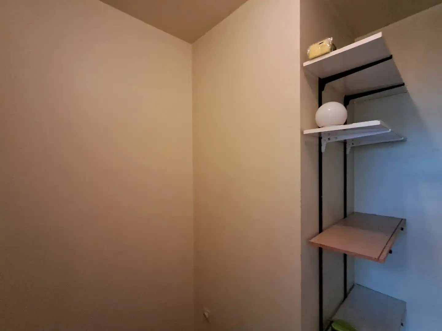 Ruim appartement te Sijsele. foto 11