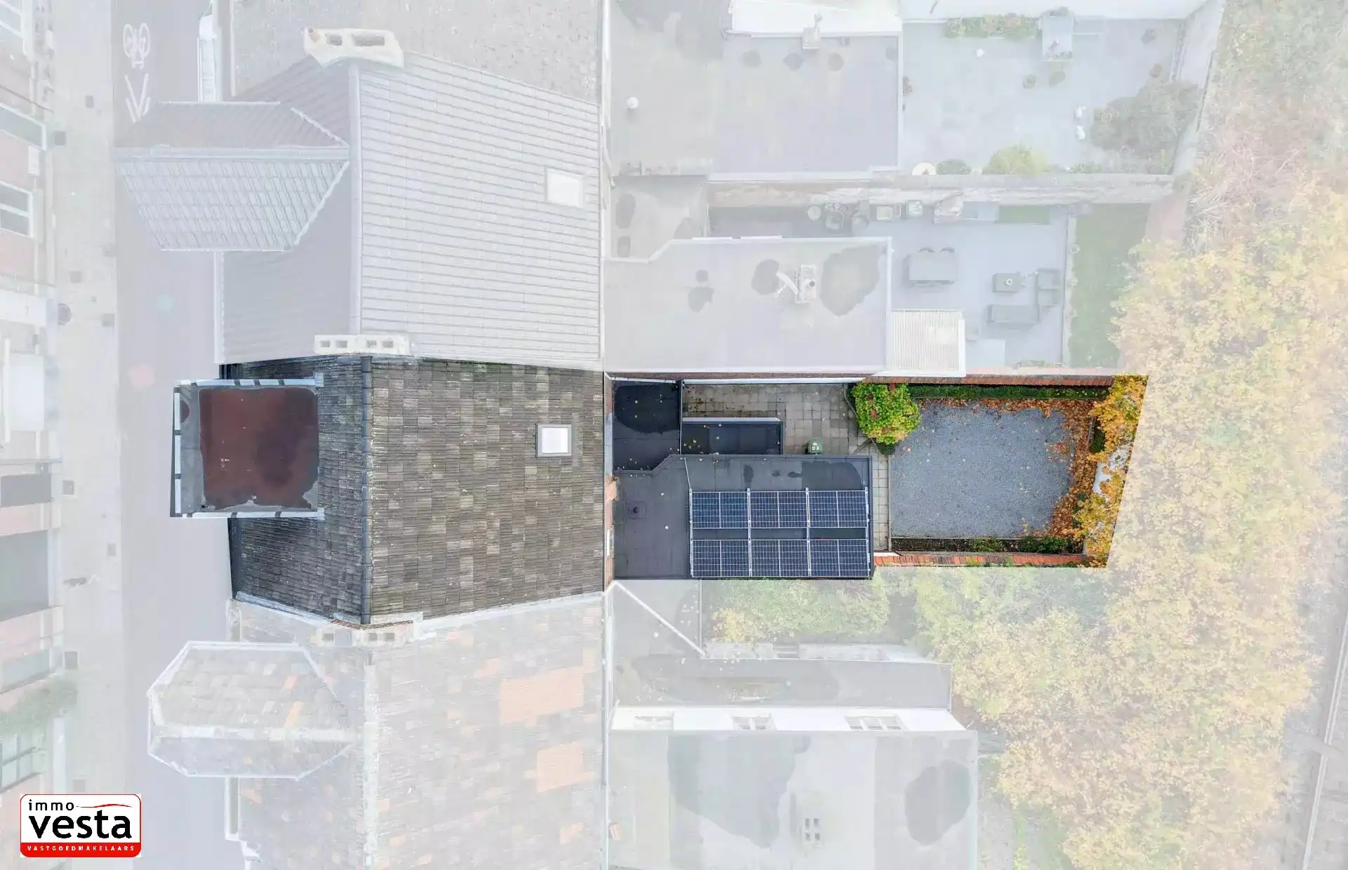 Goed gelegen, energetisch gerenoveerde stadwoning foto 3