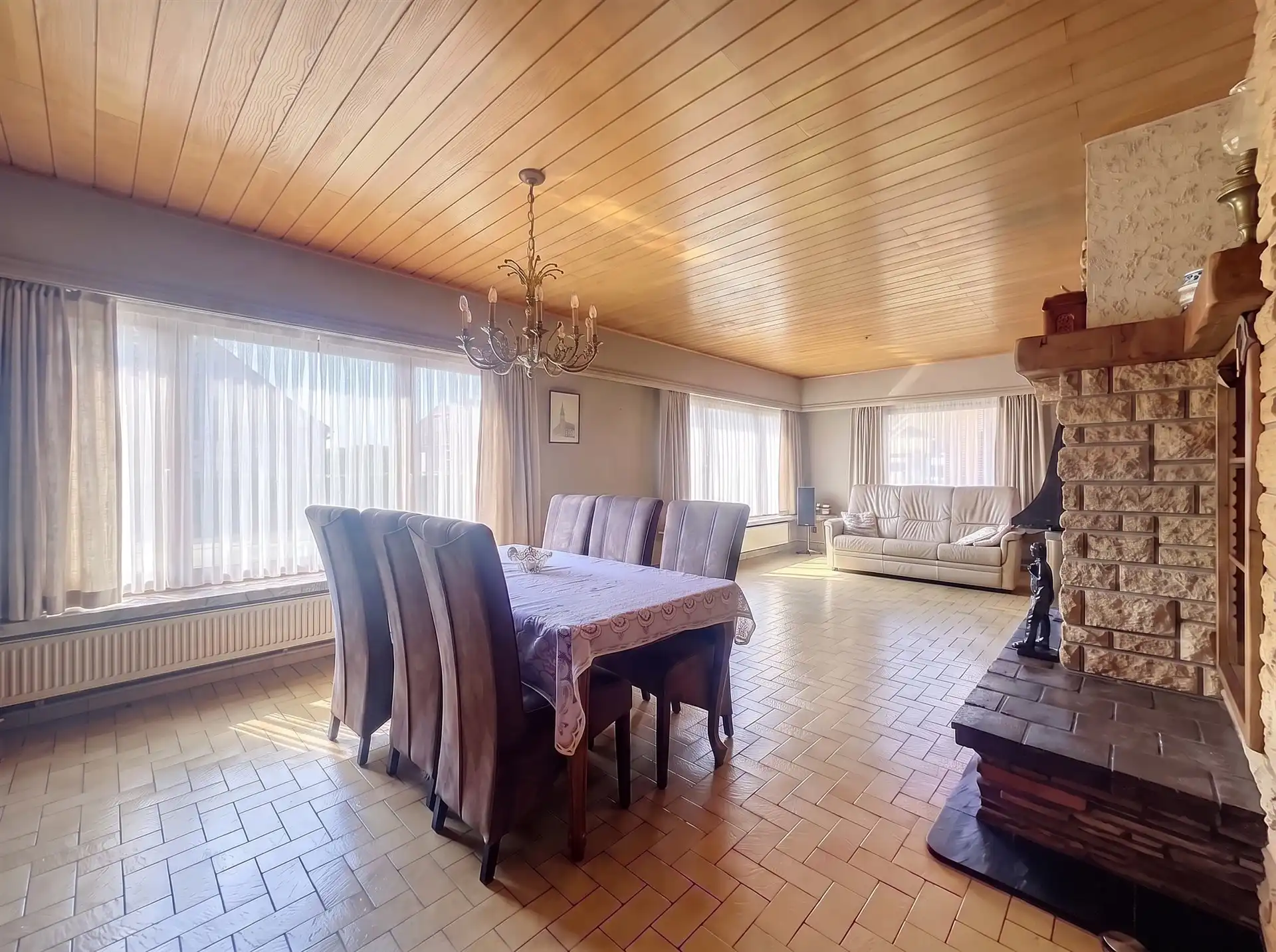 Ruime halfopen bebouwing op perceel van 602m² foto 4