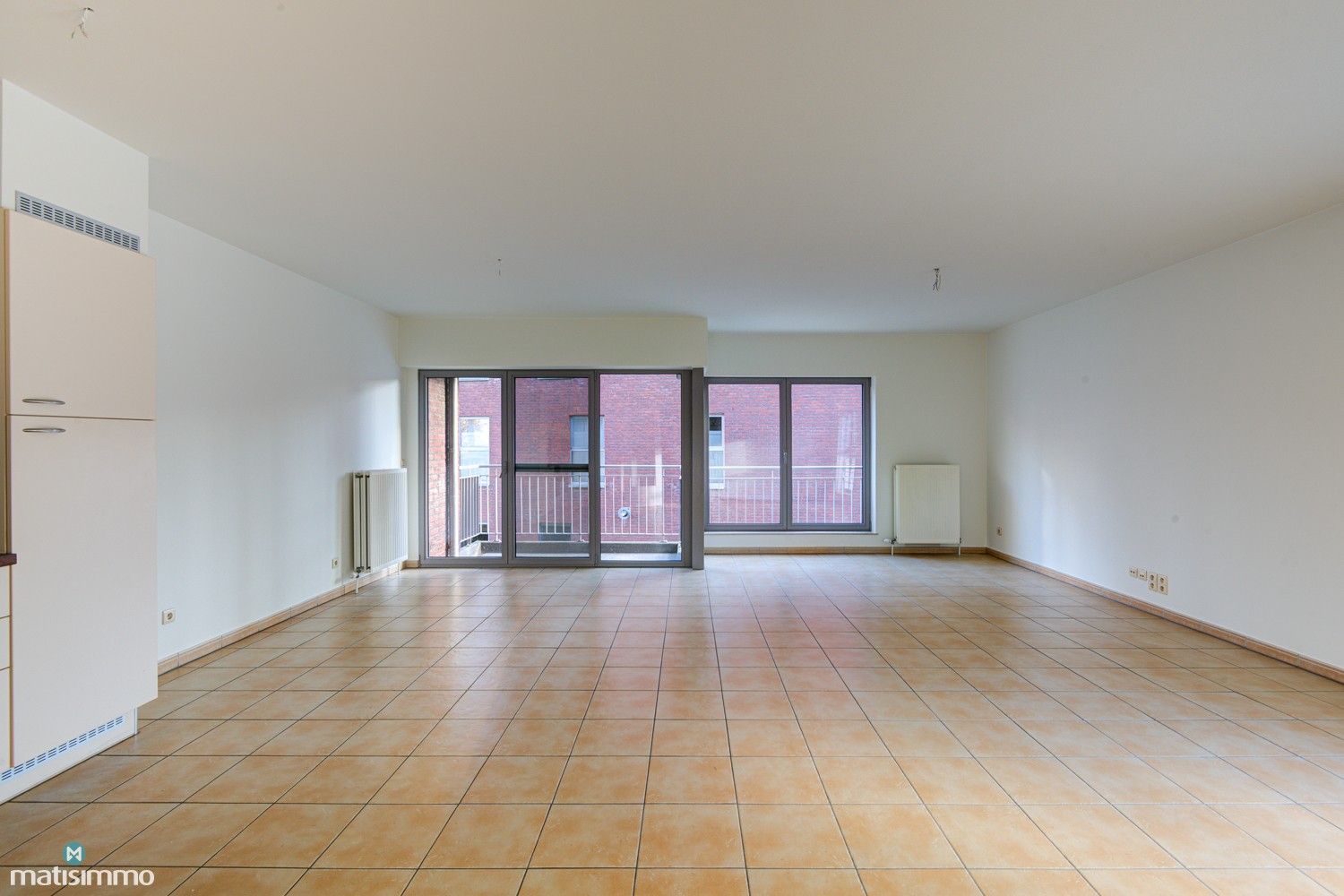 INSTAPKLAAR EN ENERGIEZUINIG APPARTEMENT MET PARKEERPLAATS AAN DE RAND VAN CENTRUM TONGEREN foto 2