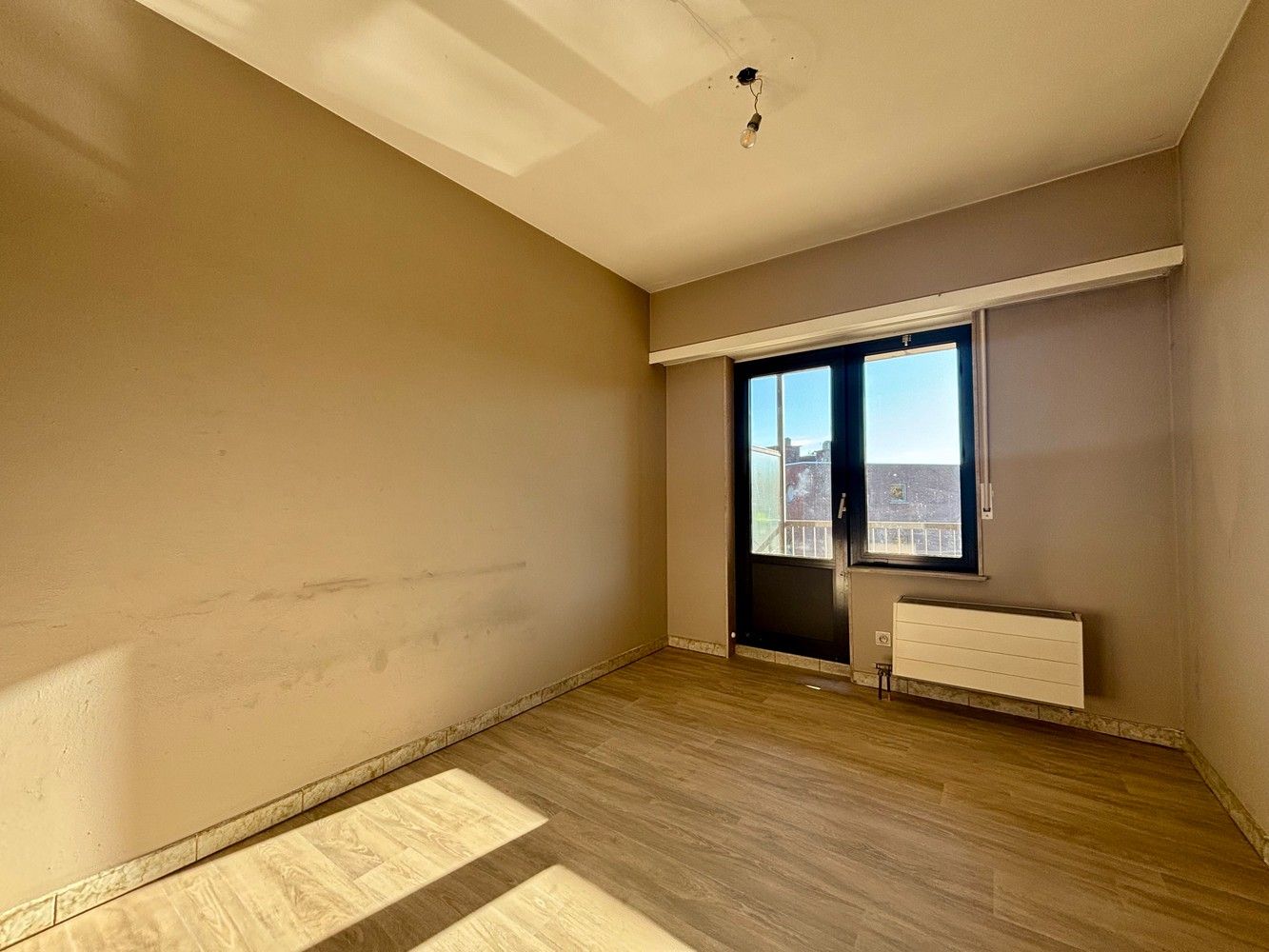 Appartement op de 2de verdieping met 3 slaapkamers, ruim terras en garagebox in het centrum van Ranst! foto 11