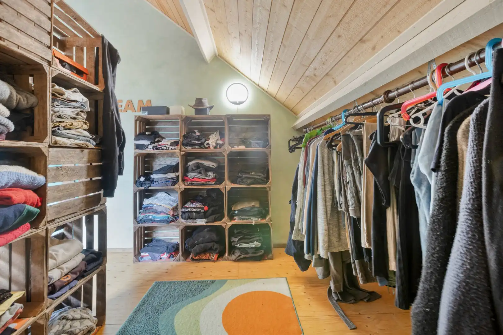 Ruime woning met 5 slpks gelegen op een rustige locatie met een vlotte verbinding naar de omliggende gemeenten !  foto 24