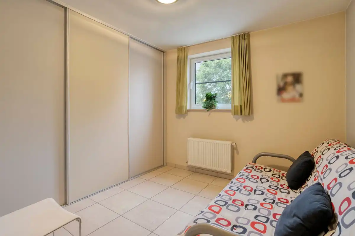 Lichtrijk 2-slaapkamer appartement met garage te koop in Kuurne! foto 17