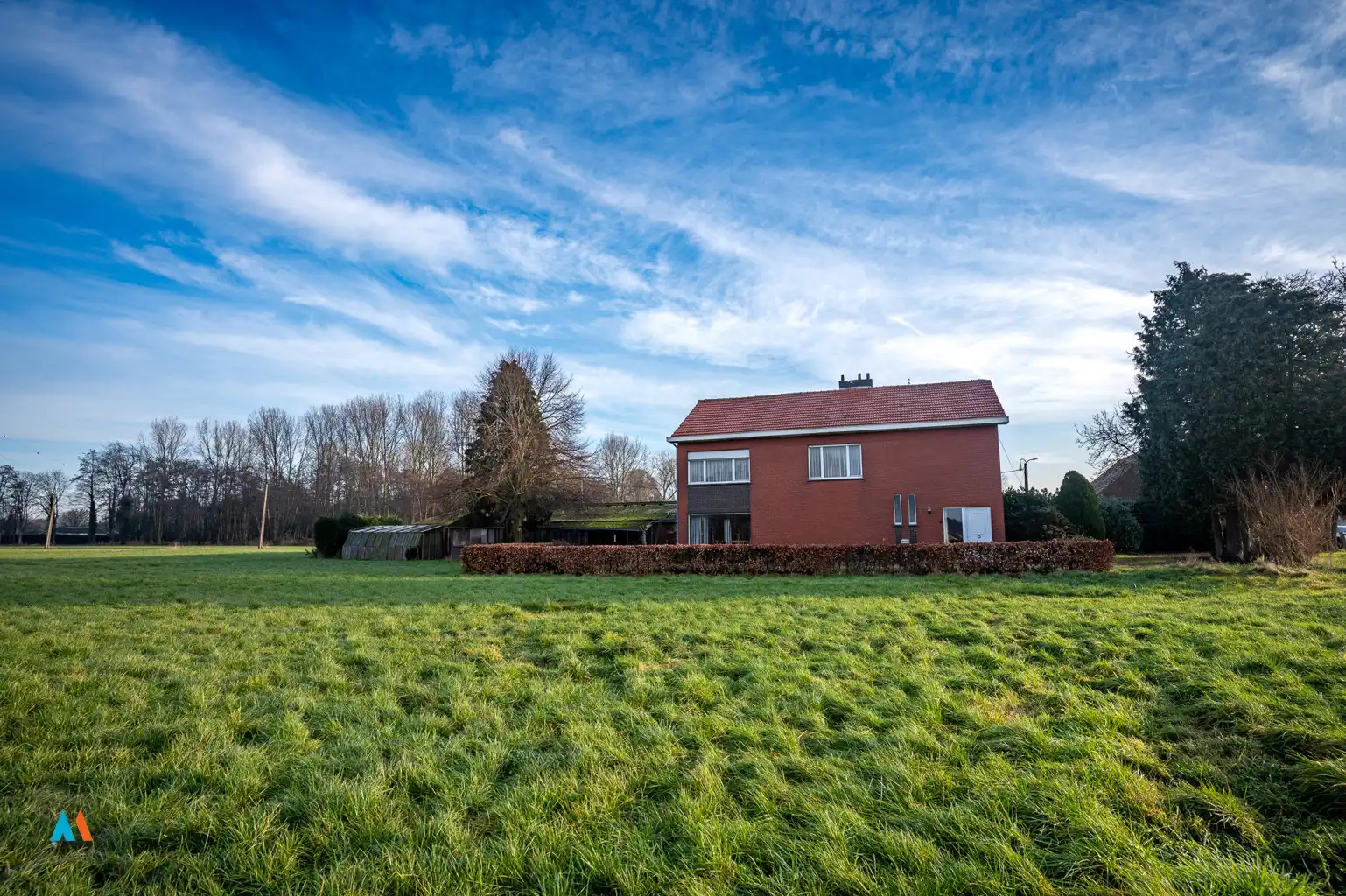 Boerderij met stallen op 1 ha foto 32