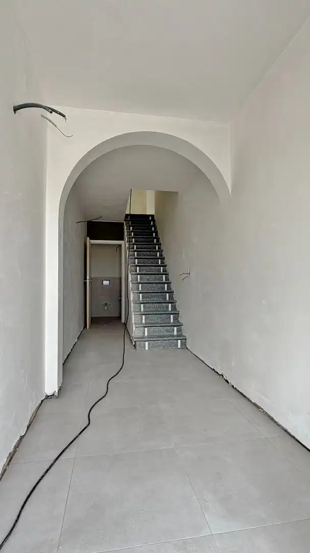 Zeer ruime nieuwbouwwoning in de dorpskern van Noordschote met grote garage en tuin.  foto 2