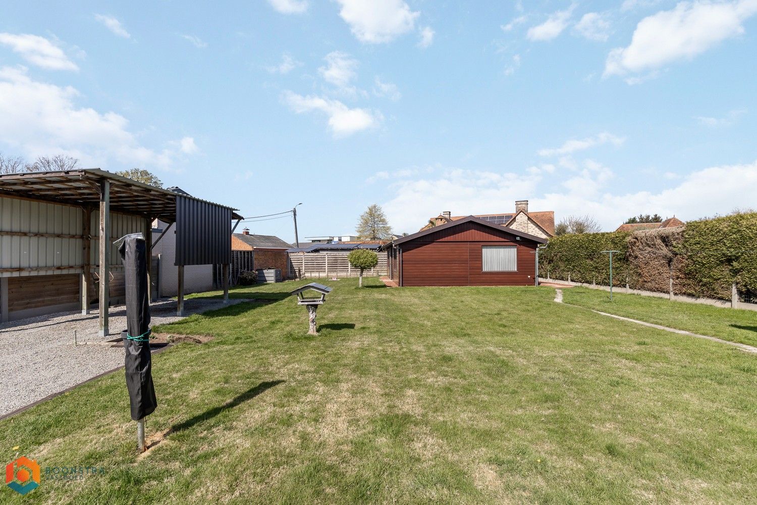 Ruime woning met 5 slpkrs en volledig ingerichte vergunde (woon)chalet 85m² op een perceel van 1117 m² foto 24