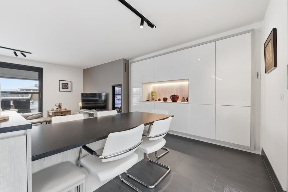 PENTHOUSE MET UNIEK DAKTERRAS, SAUNA EN STAANPLAATS IN HARTJE SINT-TRUIDEN foto 9