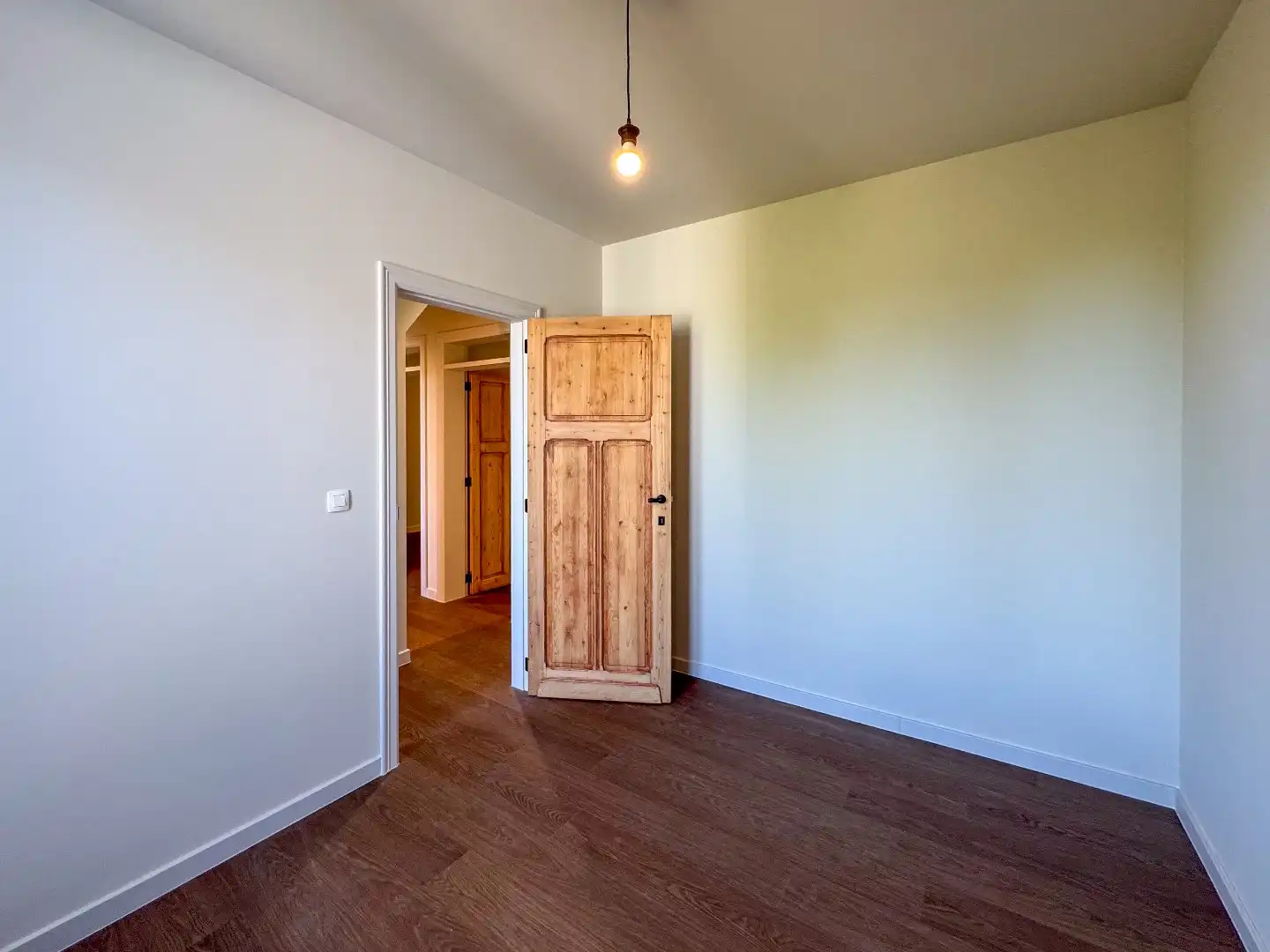 Prachtig gerenoveerde woning met 3 slaapkamers en tuin. foto 16