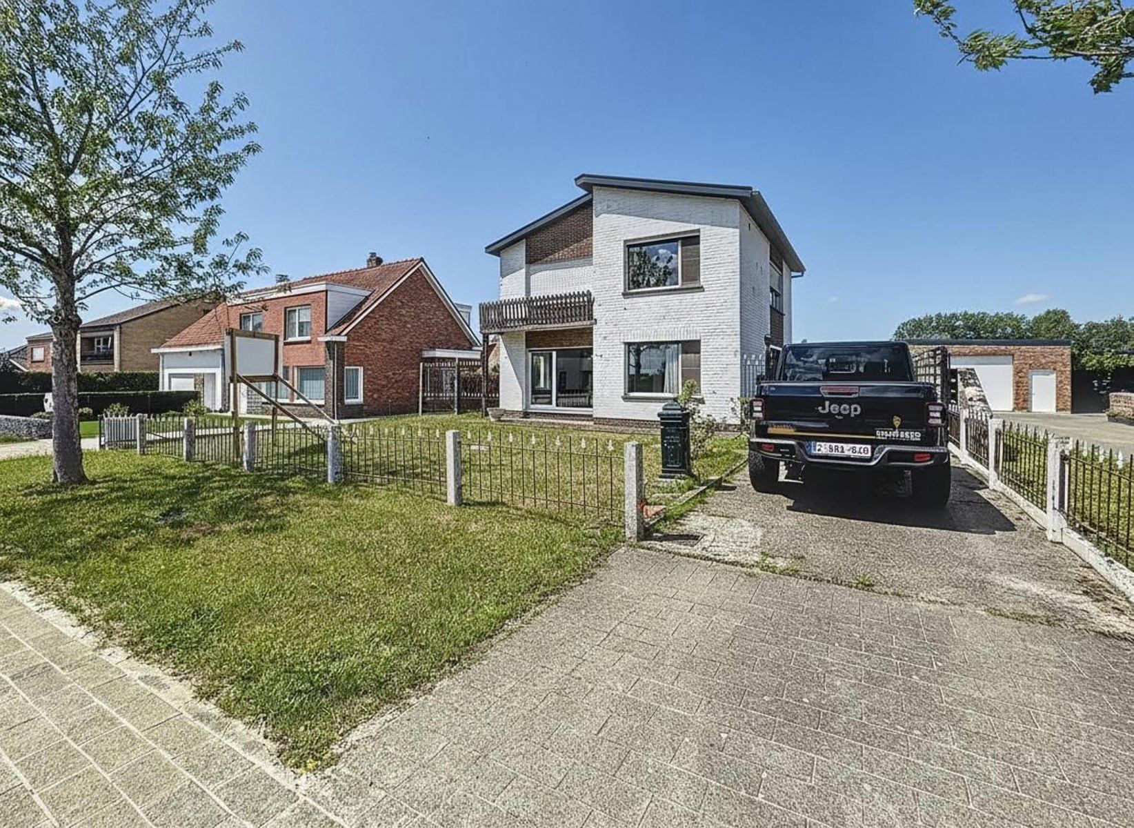 Hoofdfoto van de publicatie: Te renoveren villa met weids uitzicht 