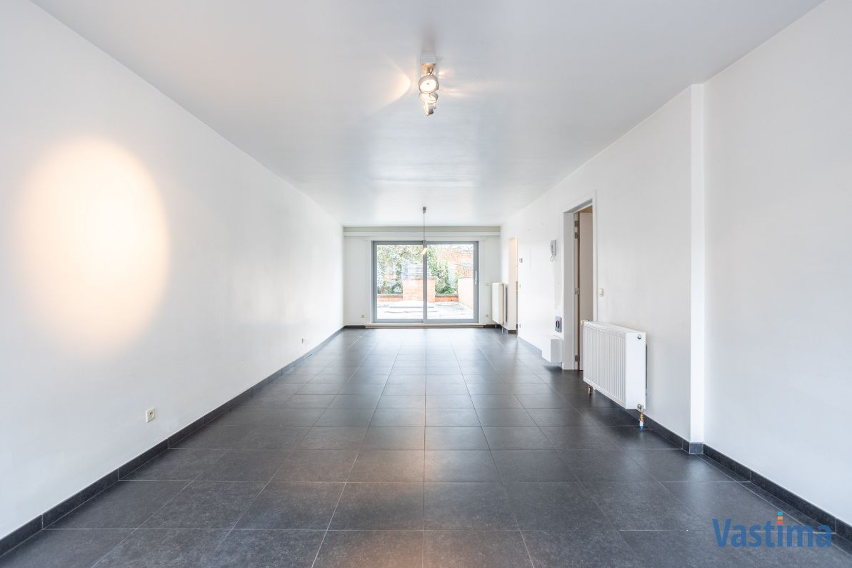 Lichtrijk leefappartement met 2 slaapkamers en terras foto 2