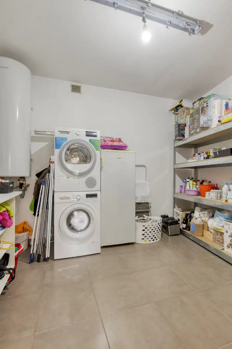 Gelijkvloers appartement met garagebox en ruim terras foto 9