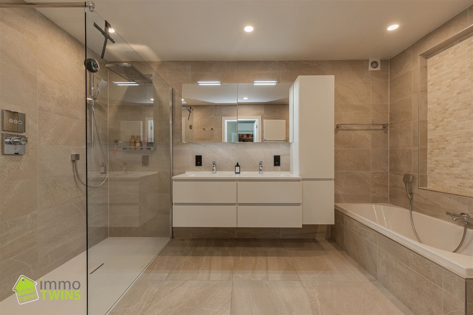 Gezellige open bebouwing met garage, tuin en oprit te Grembergen foto 13