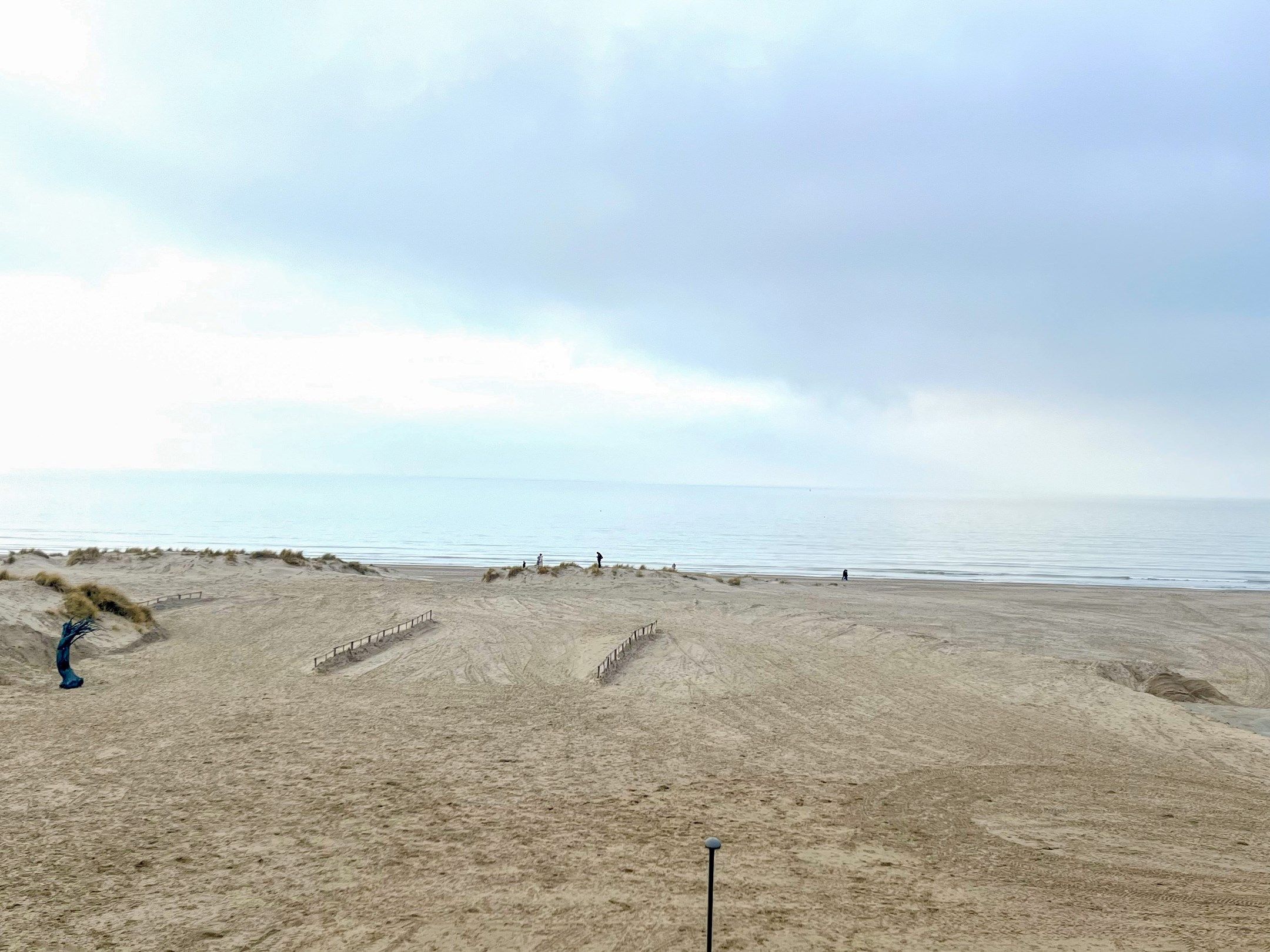 De res. Pure Sea: 7 luxe appartementen met frontaal zeezicht in Oostduinkerke.  foto 3