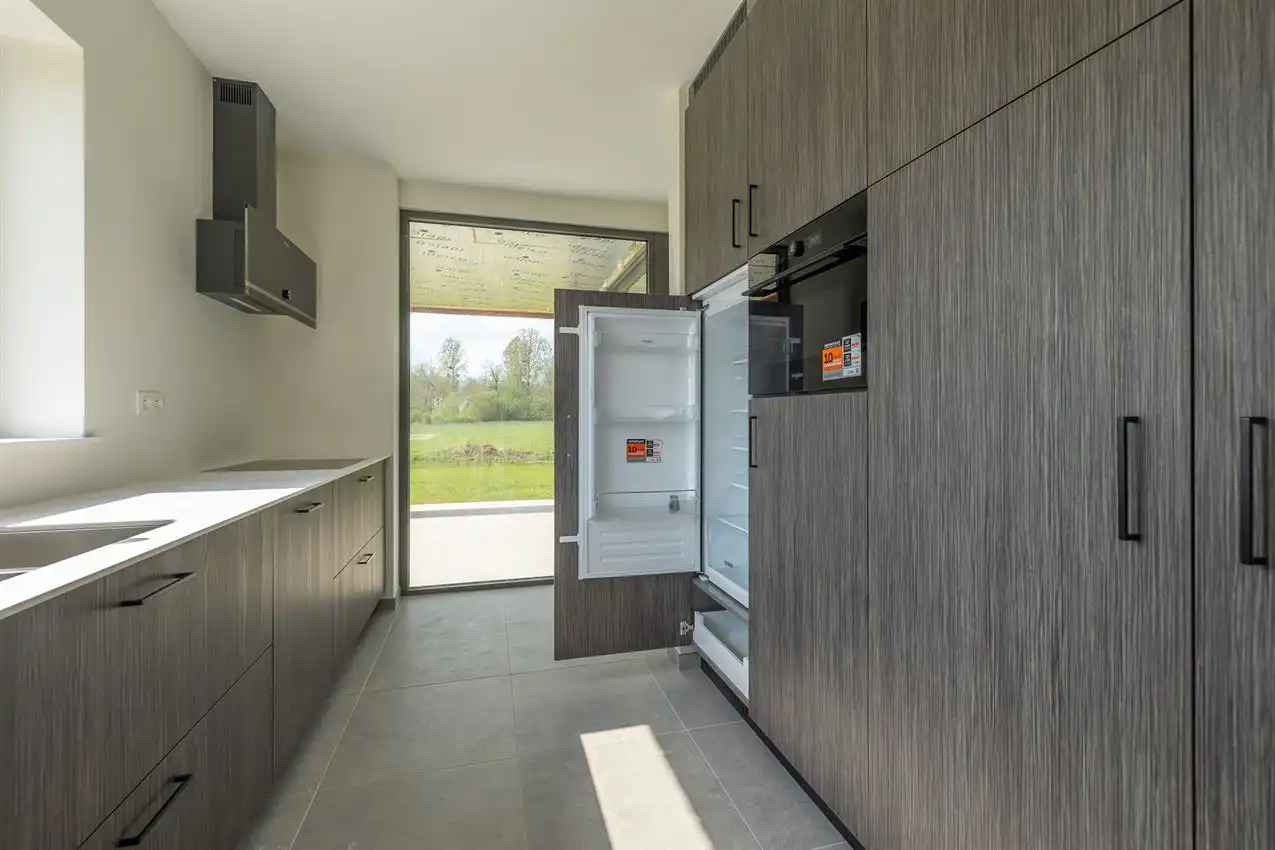 Nieuwbouwwoning, gunstig gelegen, 3 slpk, tuin, carport foto 43