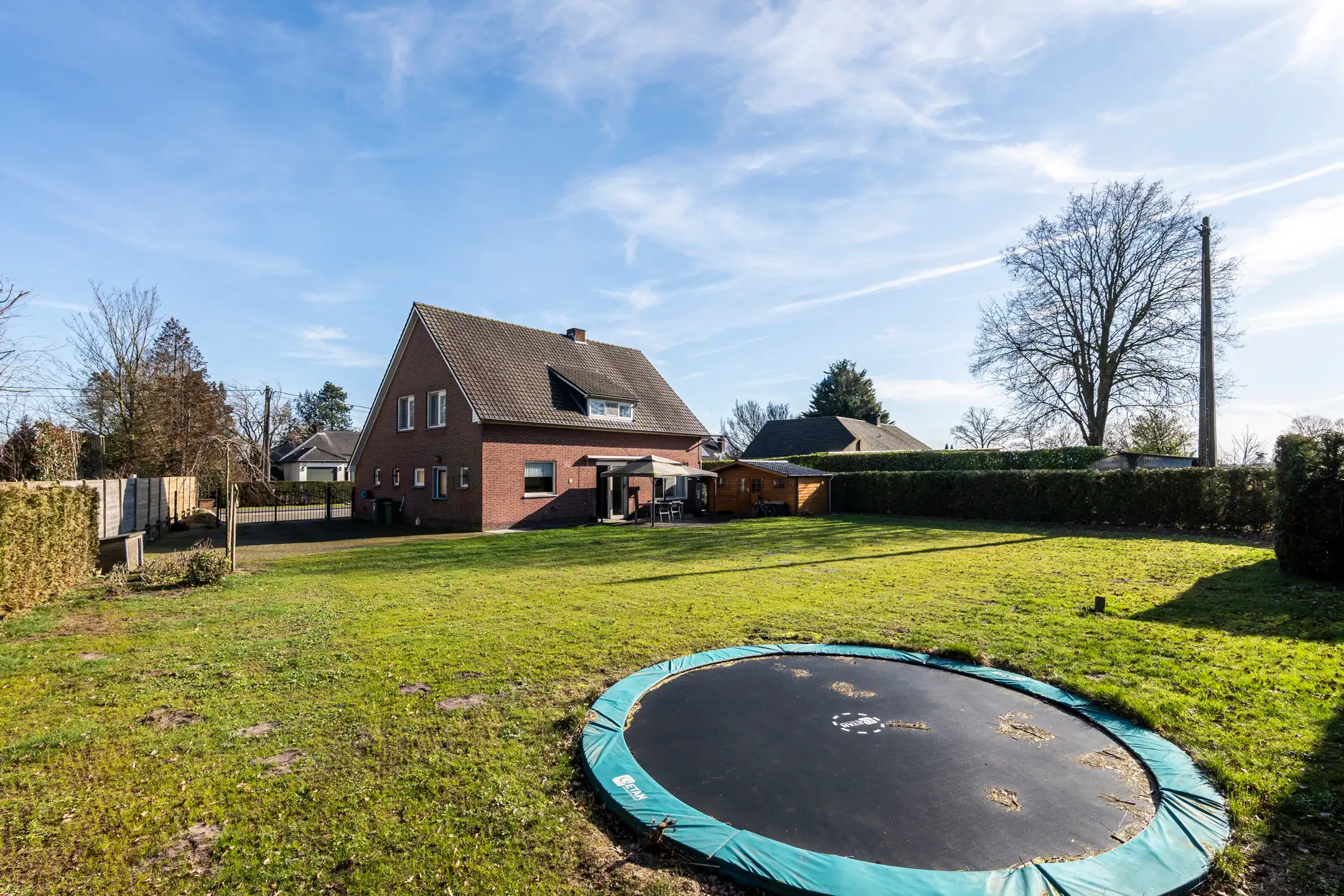 Vrijstaande woning met 4 slpk en 2 garages op 1.306m²  foto 16