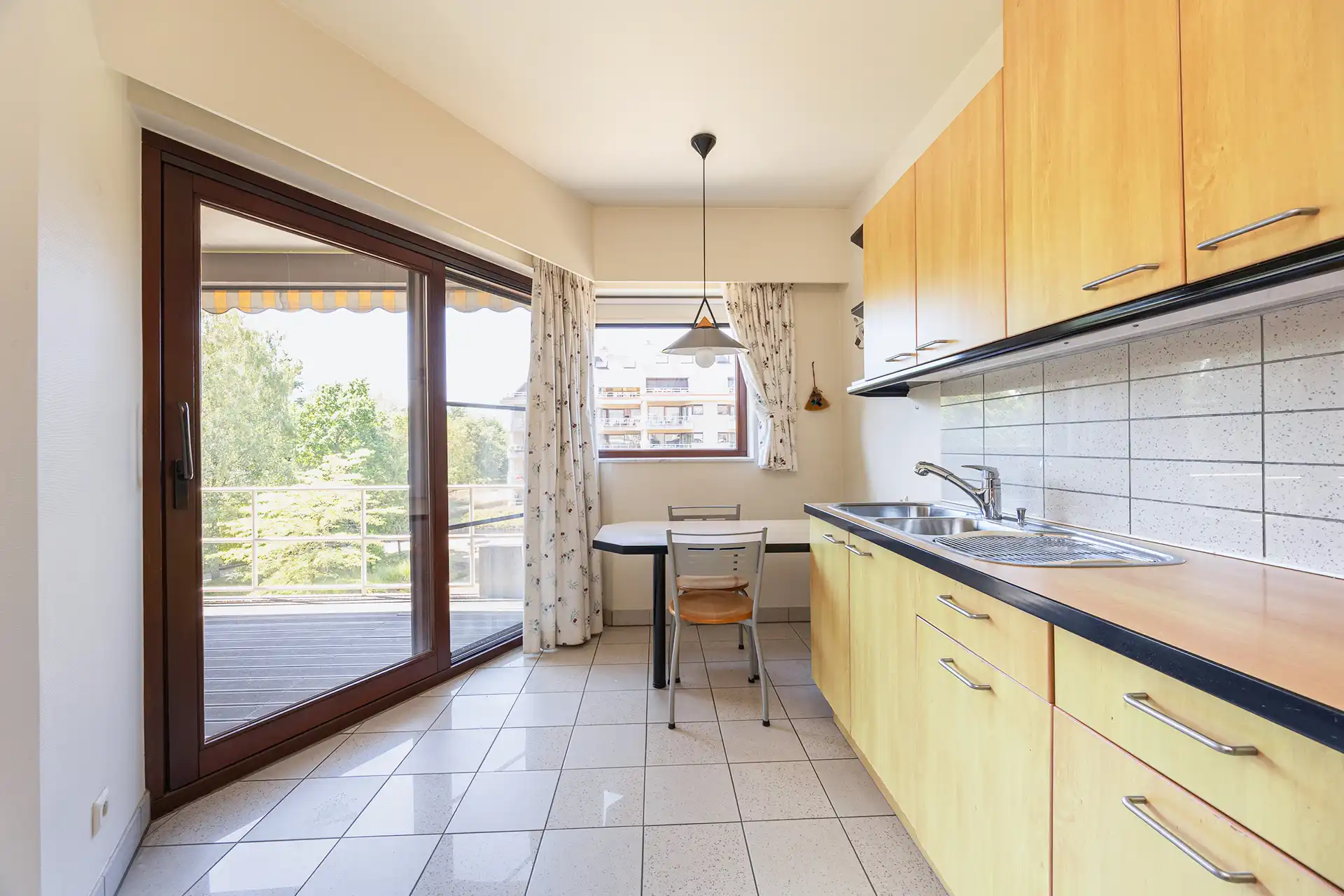 Uniek parkappartement met 2 terrassen te koop in Wilrijk foto 5
