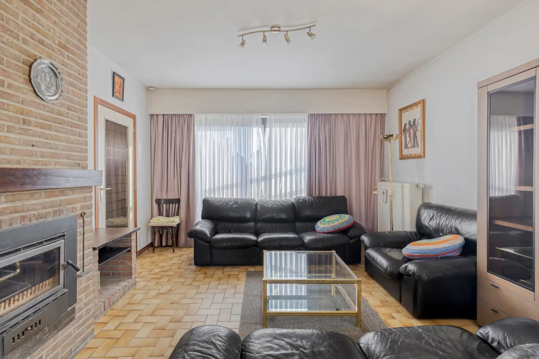 Leemans Immobiliën stelt u  deze centraal, maar toch bijzonder rustig gelegen woning in Dilbeek voor! foto 4