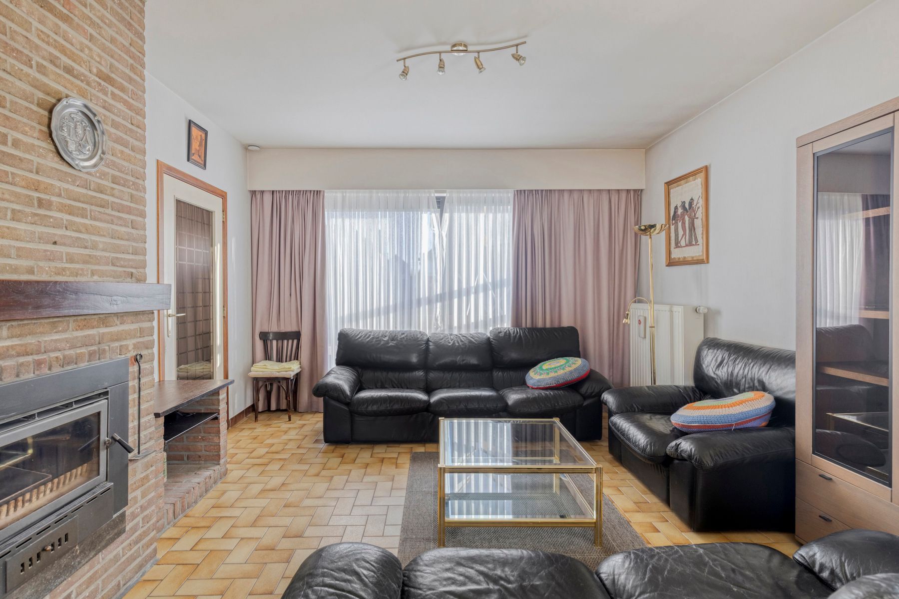 Leemans Immobiliën stelt u  deze centraal, maar toch bijzonder rustig gelegen woning in Dilbeek voor! foto 4