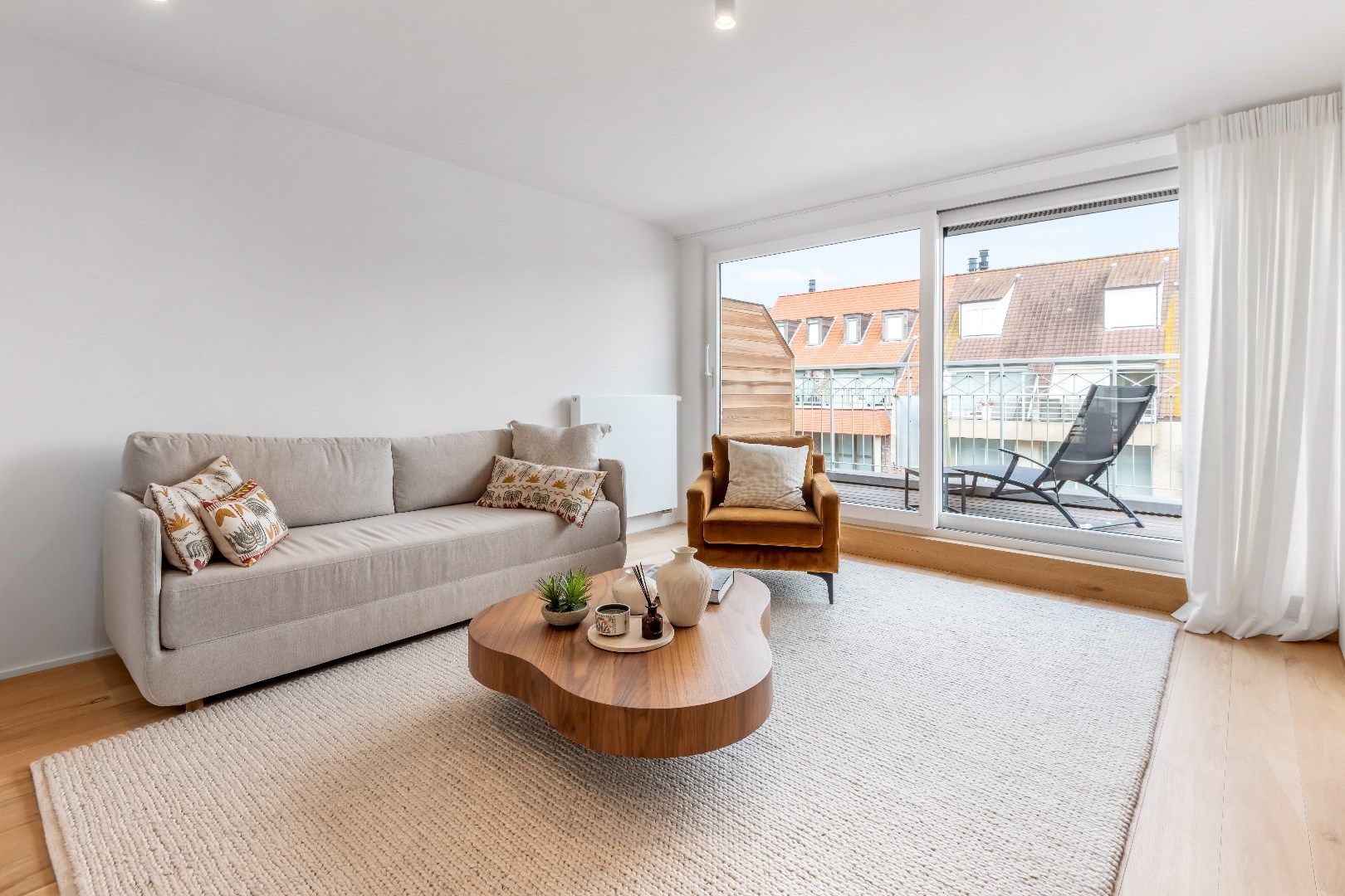 Instapklaar, totaal gerenoveerd doorzon duplex dakappartement met twee zonneterrassen foto 5