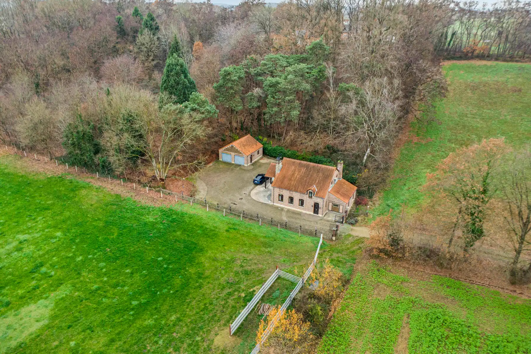 Landelijk en discreet wonen te Bekkevoort foto 2