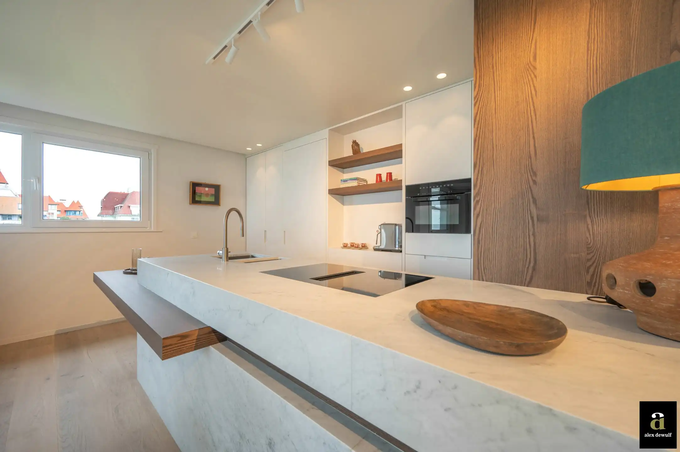 Uitstekend gelegen en stijlvol gerenoveerd appartement met goed zeezicht in villaresidentie [Kustlaan - Knokke Zoute]. foto 10