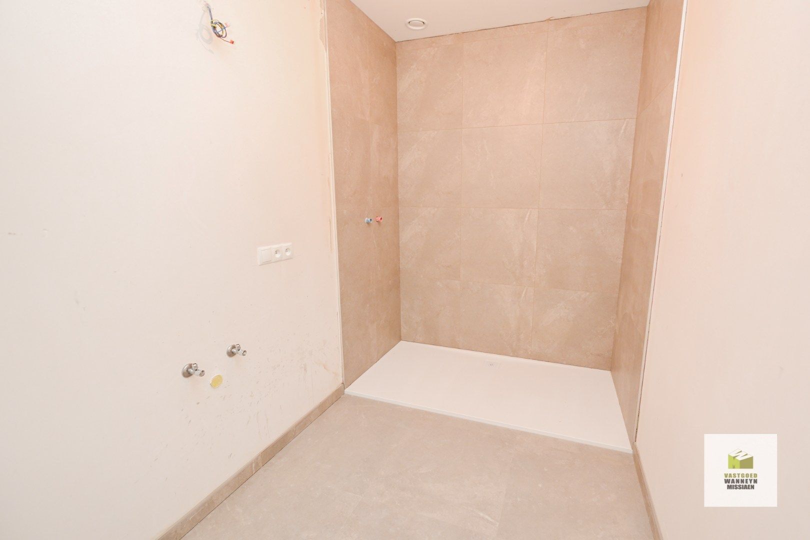 Ruim en luxueus 3-slpk appartement met 24m2 terras met zicht op het gemeentehuis foto 11