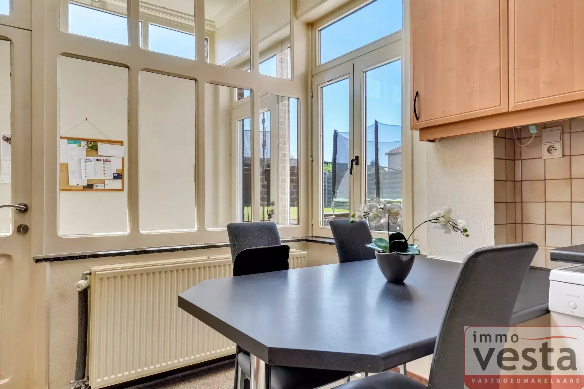 Halfopen bebouwing met 3 slaapkamers, tuin en garage in Velm foto 9