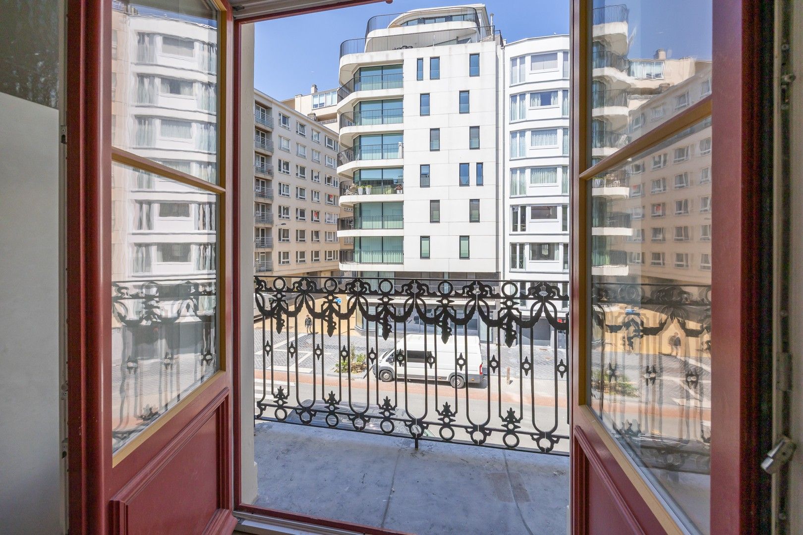 Appartement te koop foto {{pictureIndex}}
