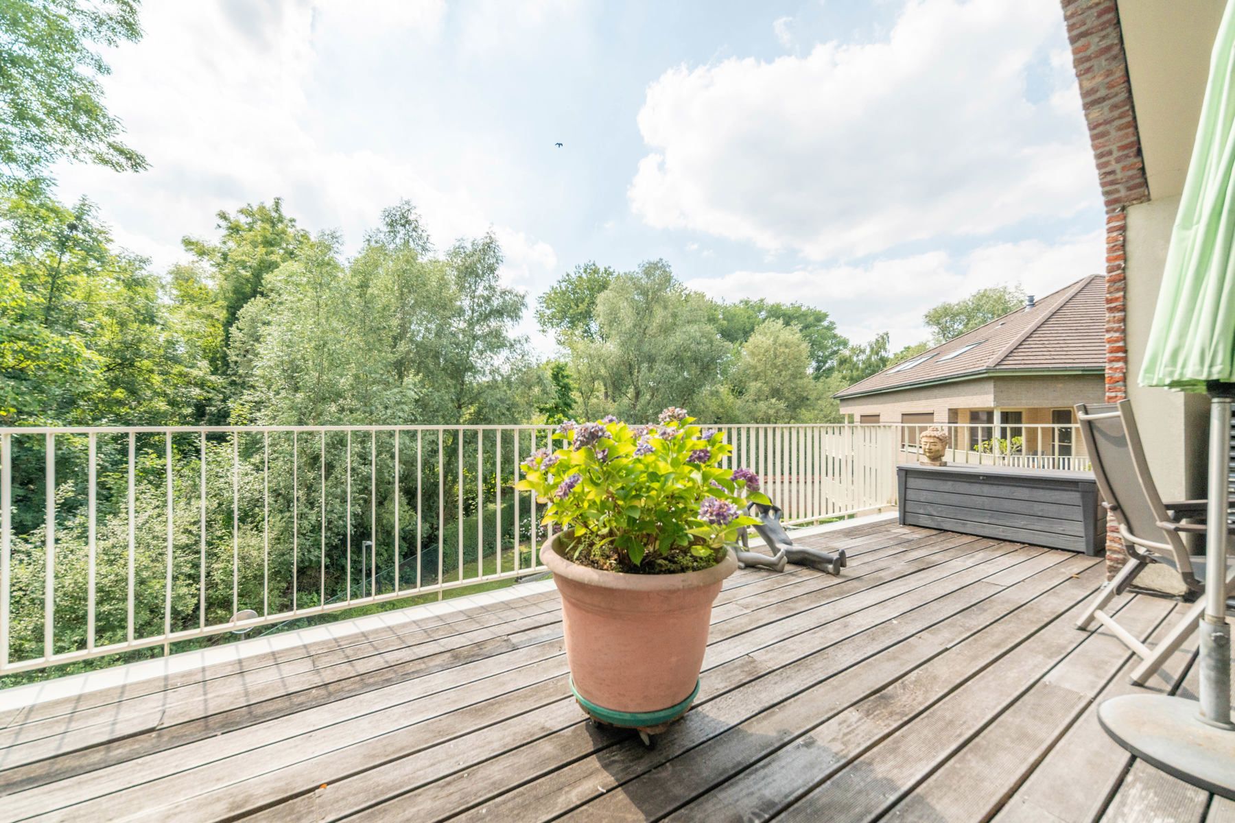 Prachtige penthouse midden in het groen. foto 11