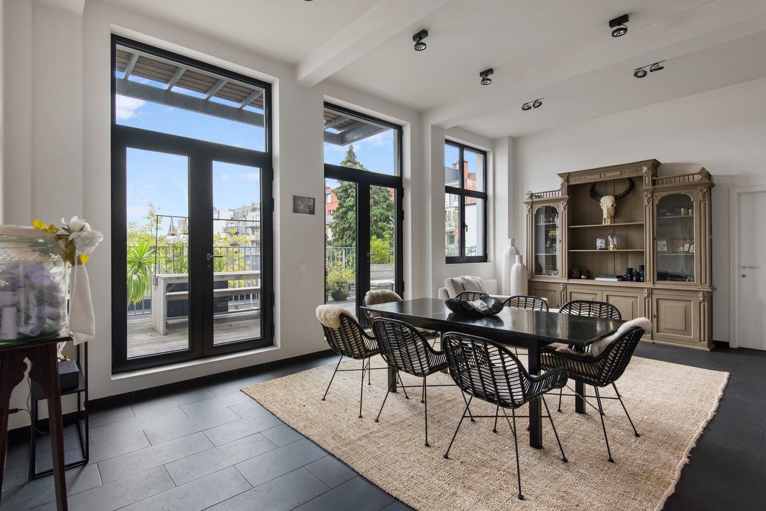 Stijlvolle loft met 2 à 3 slaapkamers en Z-terras te Antwerpen! foto 4