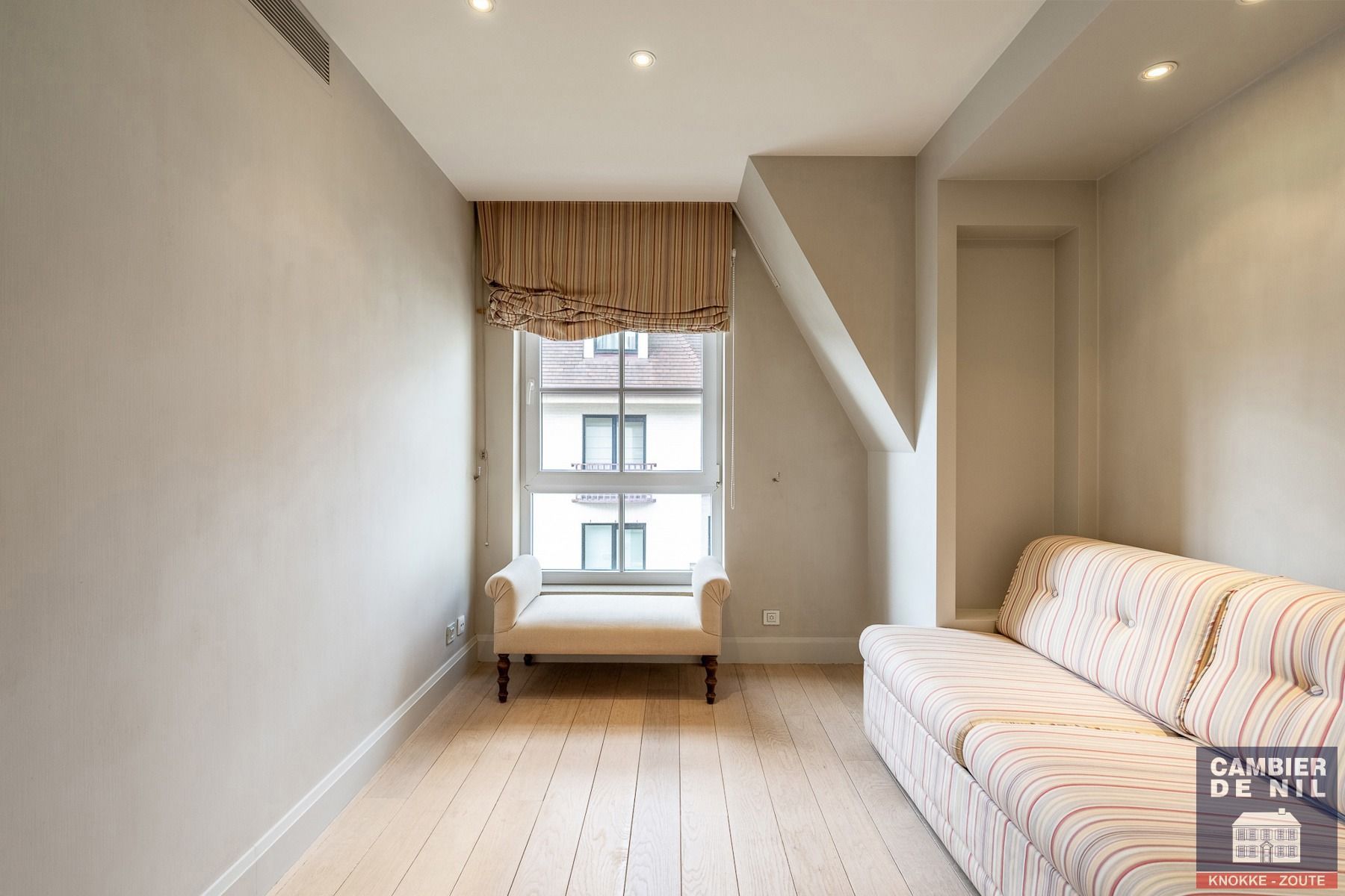 Ruim (155 m²) gemeubeld 3 SK appartement in hartje Zoute foto 24