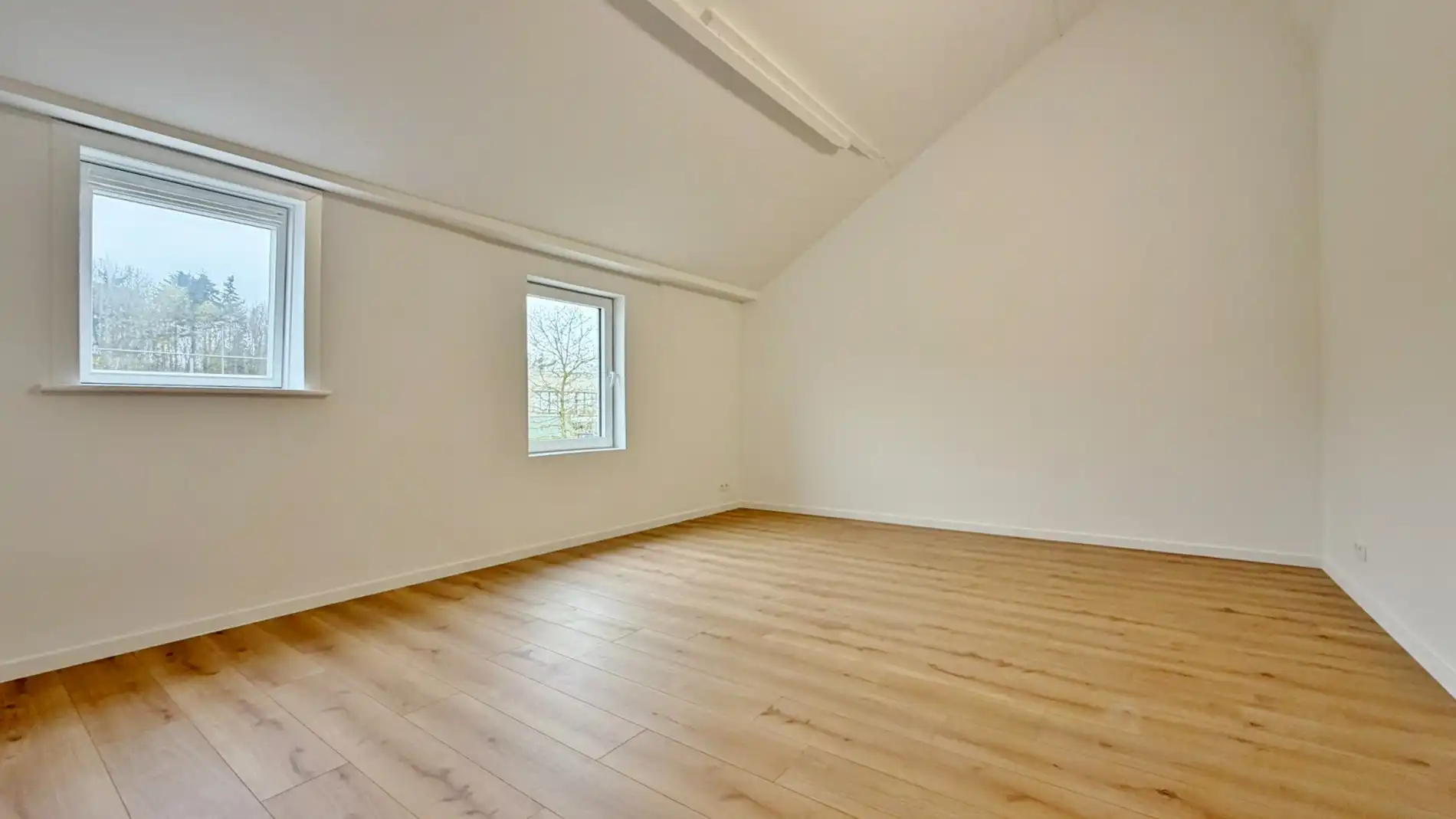 Zeer rustig gelegen & volledig vernieuwde woning te koop in het prachtige Heuvelland foto 15