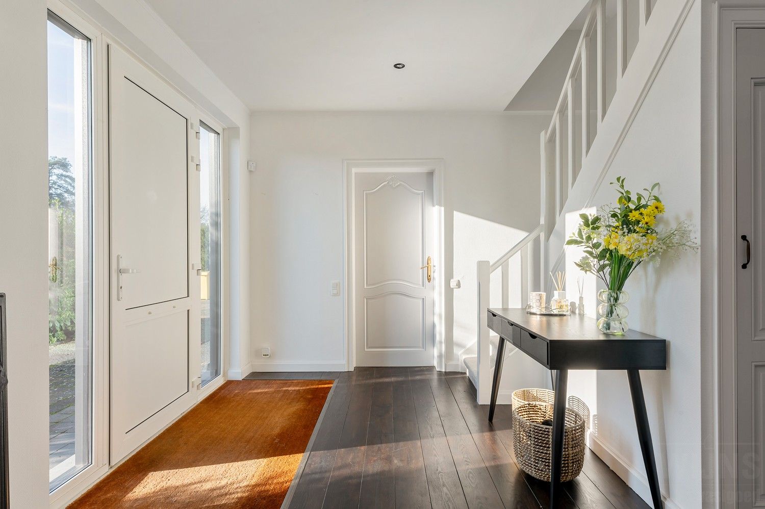 Prachtige en ruime villa met mogelijk zes slaapkamers gelegen op een toplocatie. foto 3
