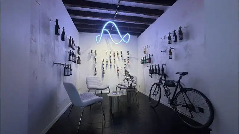 Overname instapklare en trendy Koffie- en Wijnbar met Terras in Brugge foto 6