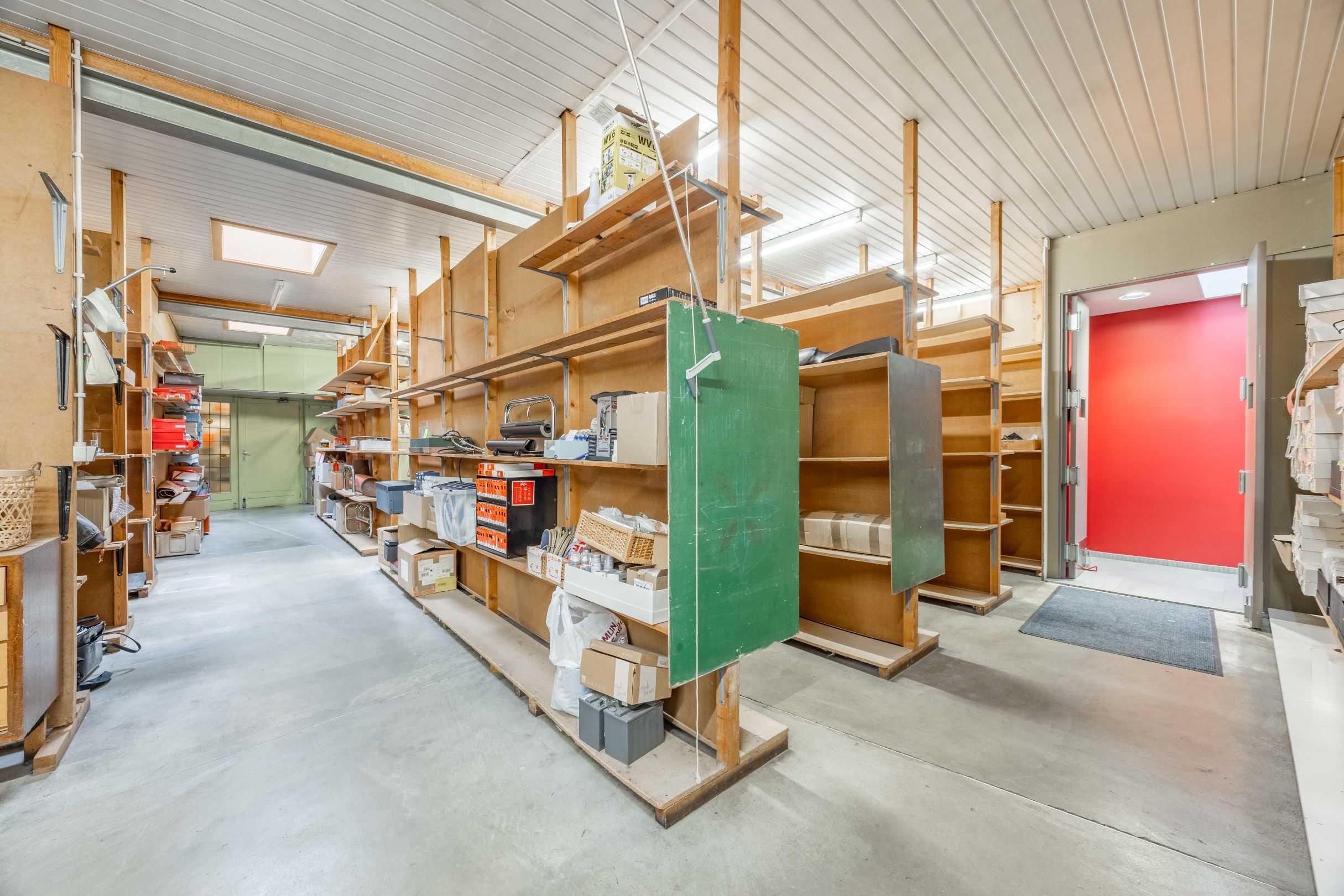 CENTRAAL GELEGEN COMMERCIEEL HANDELSPAND foto 25