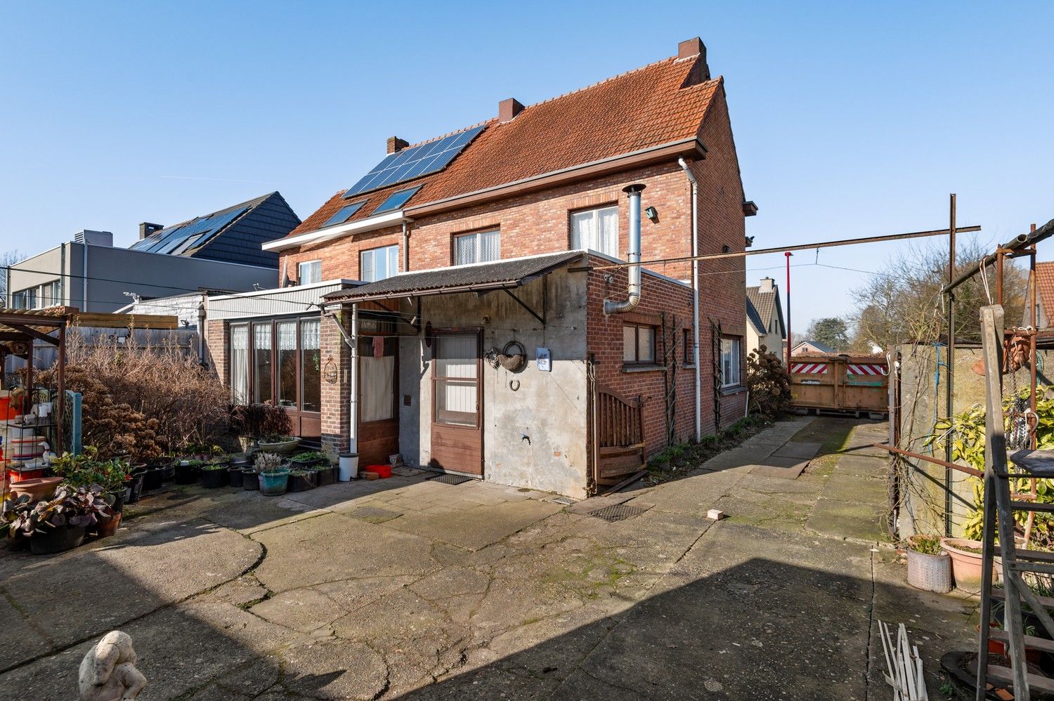Te renoveren woning met magazijn en veel potentieel op toplocatie in Lint foto 21