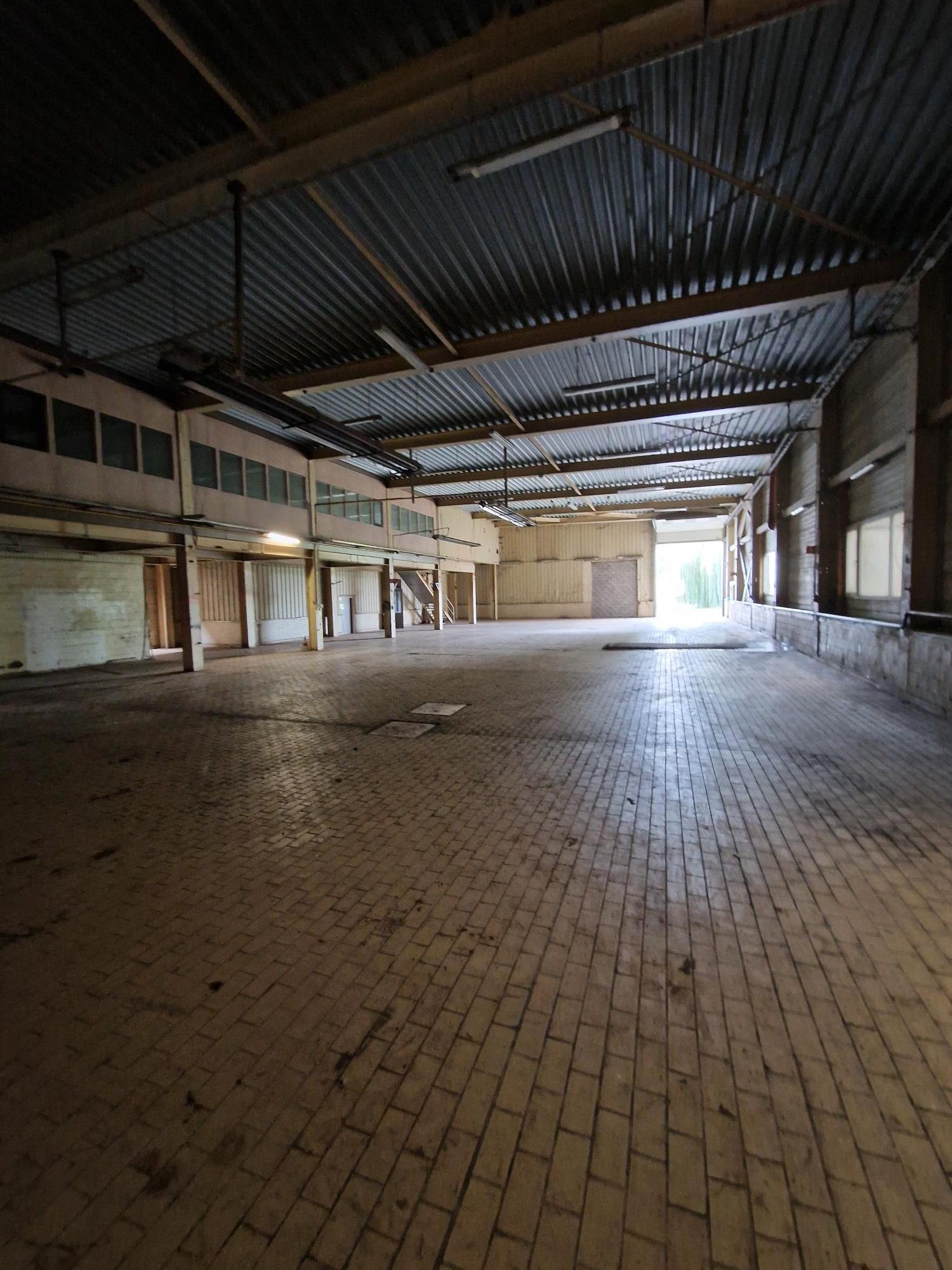 MAGAZIJN UNIT 2 1.400 m2 foto 4