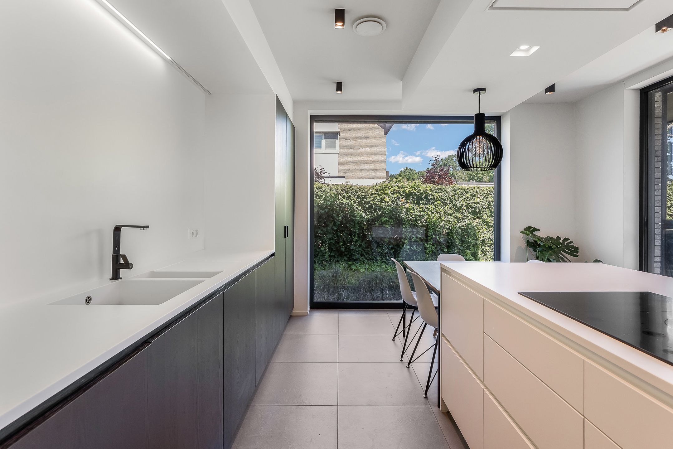 Strakke architectuur en moderne luxe in Diepenbeek foto 10