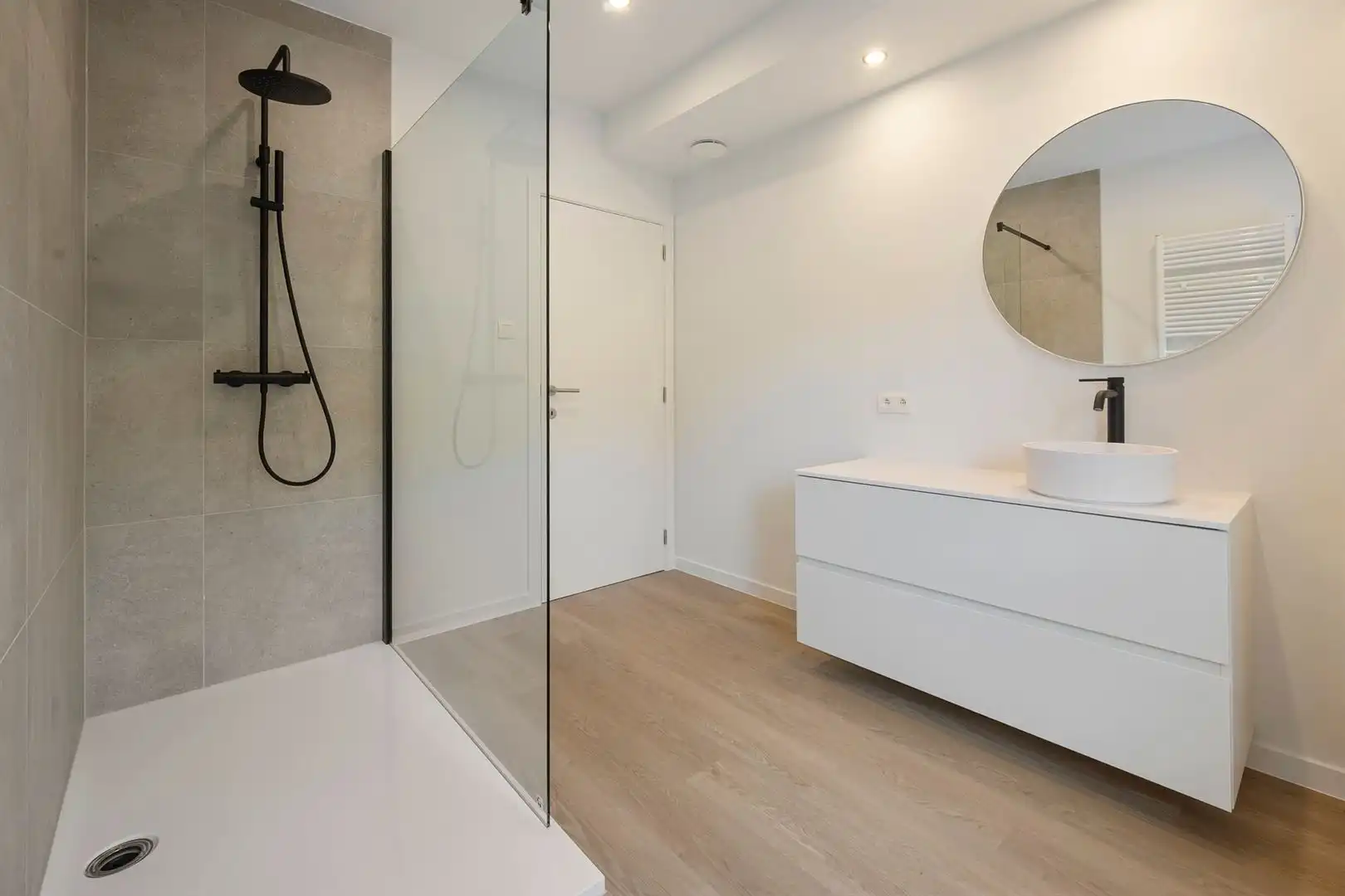 Volledige gerenoveerde woning met 2 slaapkamers foto 10