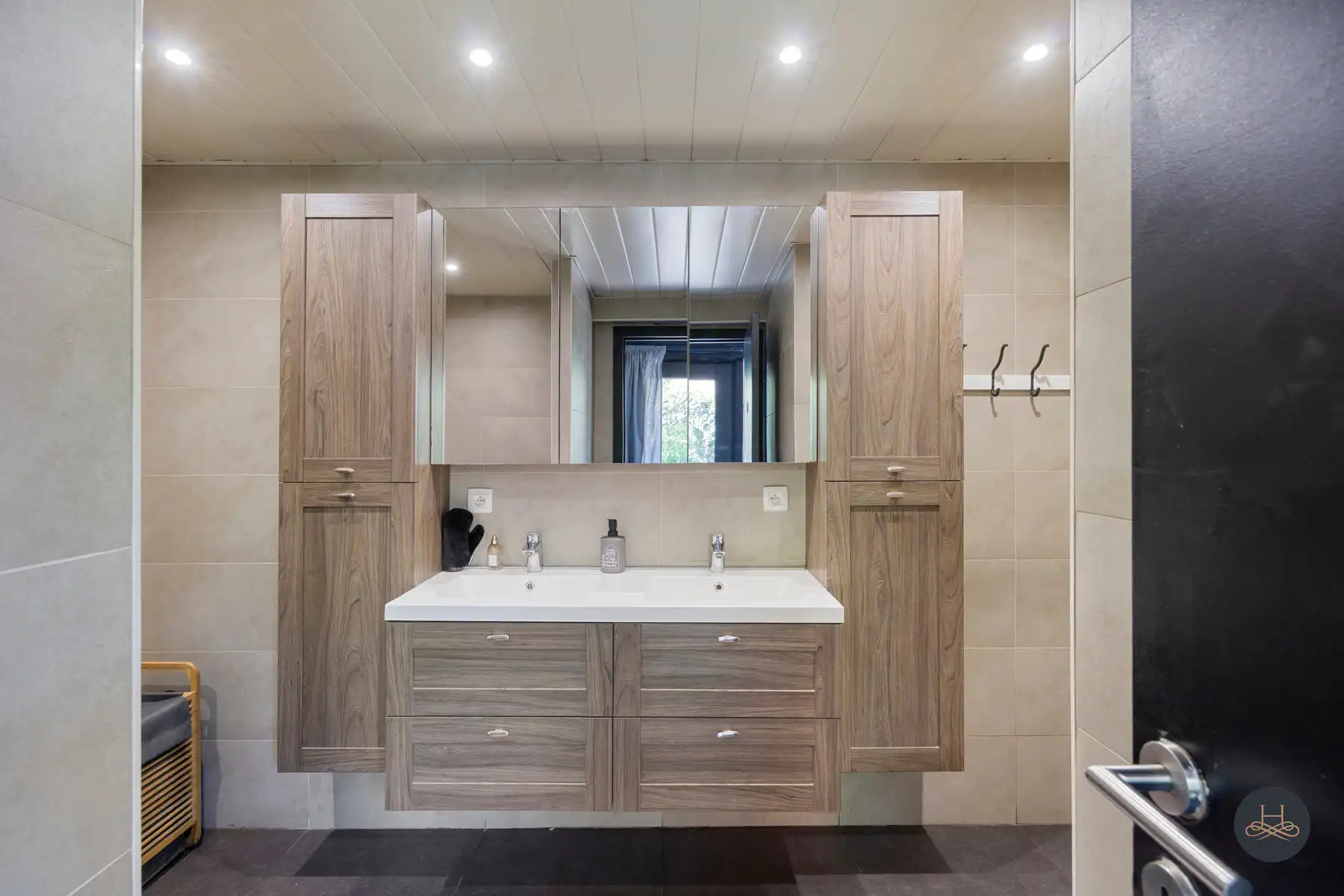 Veelzijdige halfopen bebouwing met woonstudio in de tuin foto 18