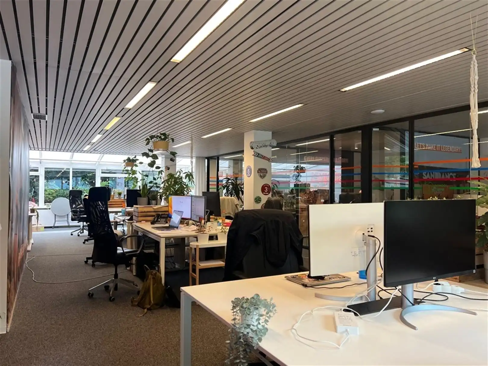 Instapklare kantoren (172m² en 312m²) te huur met uitstekende bereikbaarheid foto 5