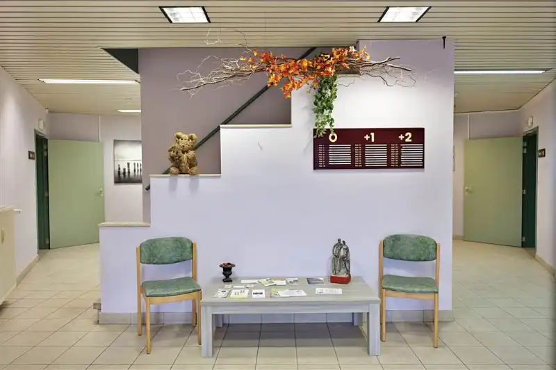 Parkresidentie bestaande uit 30 assistentieflats, 17 garageboxen en extra gebouwen aan de Kerkstraat 50 foto 3